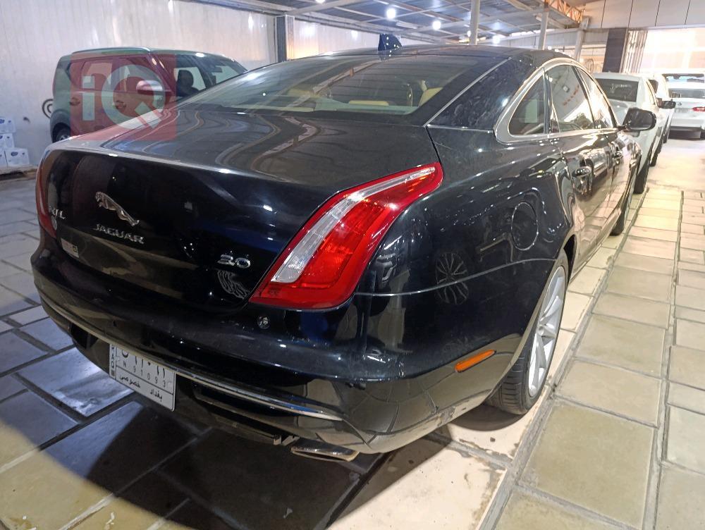 Jaguar XJ